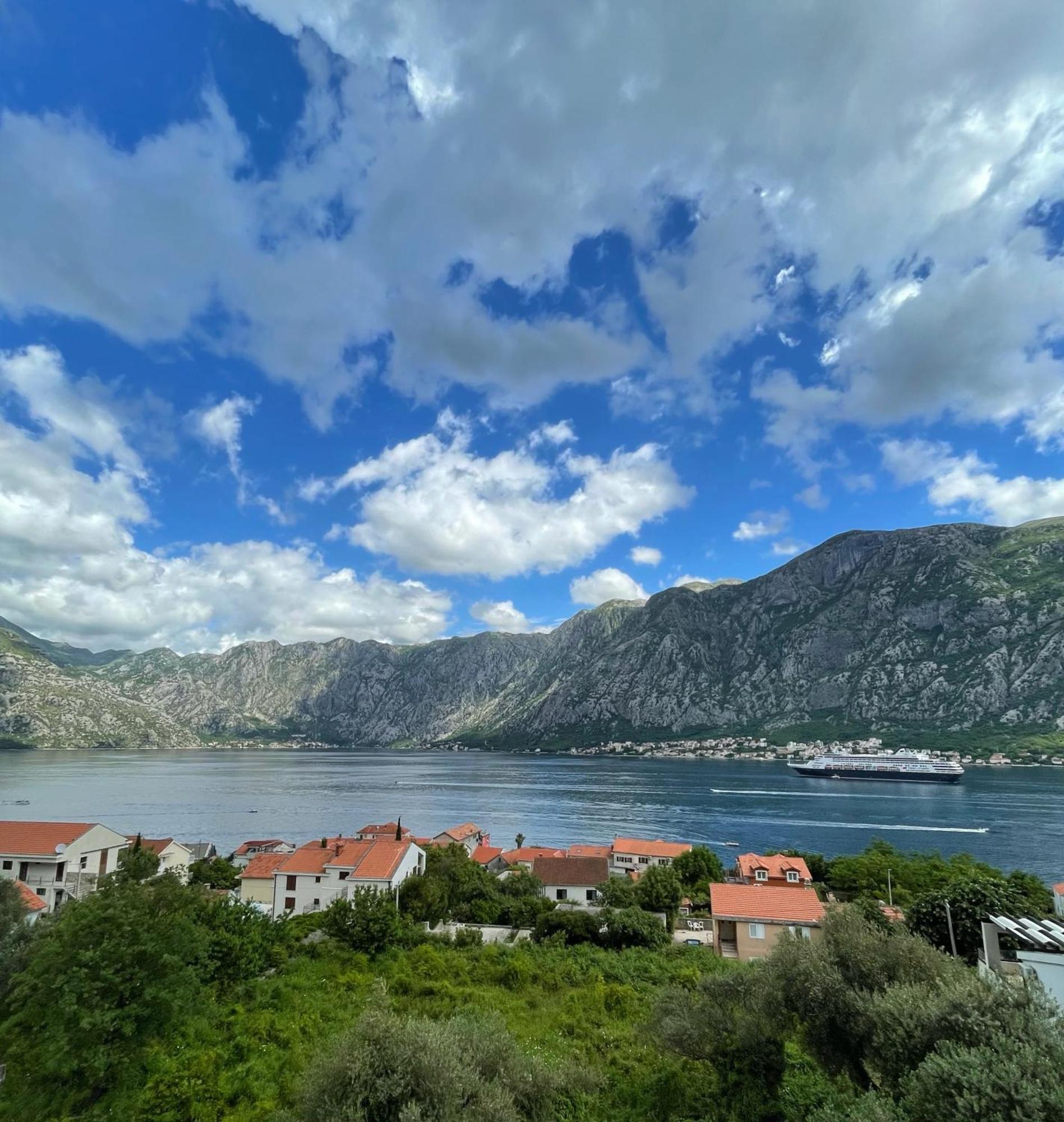 Apartments Krivokapic Prcanj With Bay View Kotor Buitenkant foto